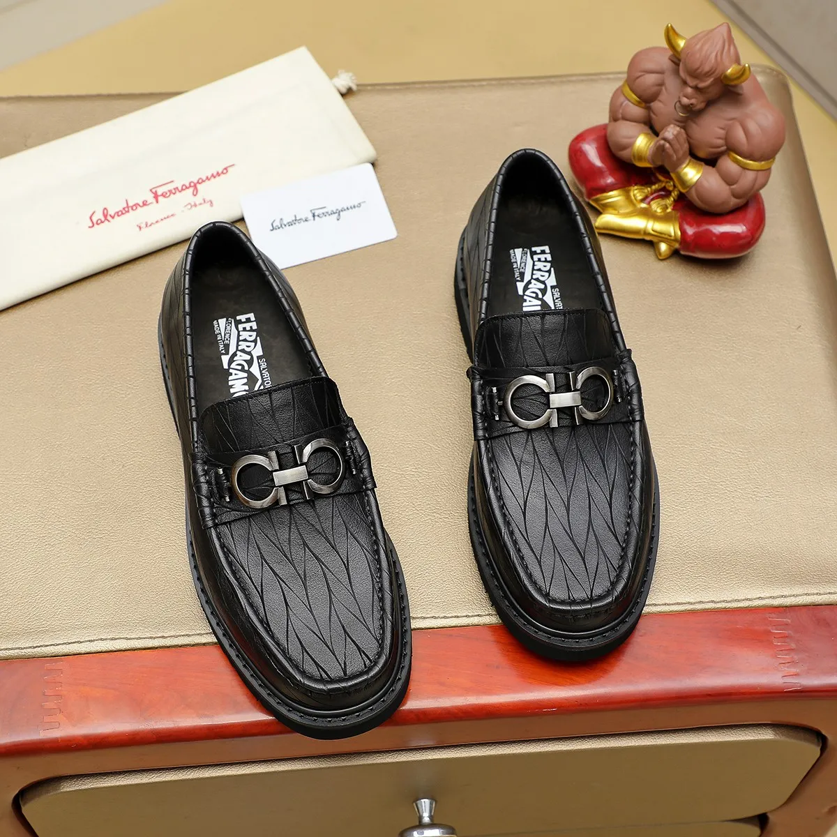 Men's shoes 💰500 Ferragamo [Ferragamo] top imported suit men's shoes 💯Original copy of the official website, product materials: selected imported embossed calfskin + luxury hardware buckle accessories ~ imported water-dyed cow 🐂 leather lining. Strong three-dimensional visual effect, original combination outsole, multiple colors available😘 Size: 38-44 (.45.46. Customized)